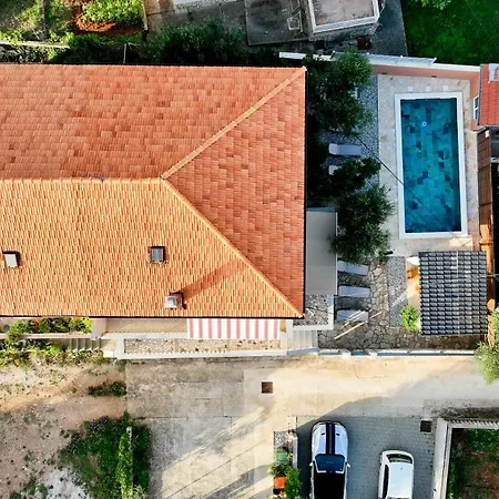 شقة Brane With Shared Swimming Pool *