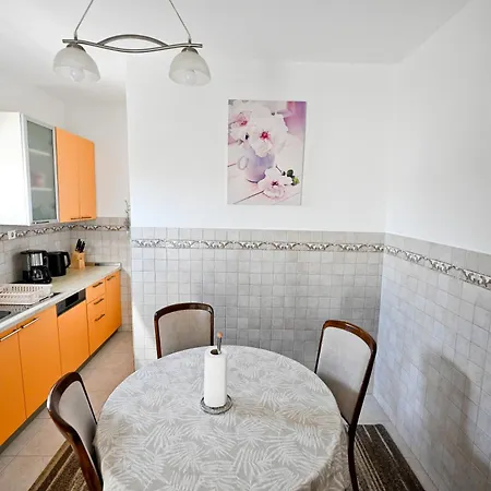 Appartement Brane With Shared Swimming Pool