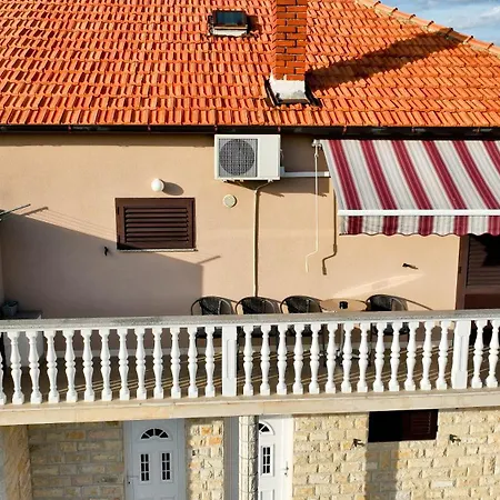 Appartement Brane With Shared Swimming Pool *
