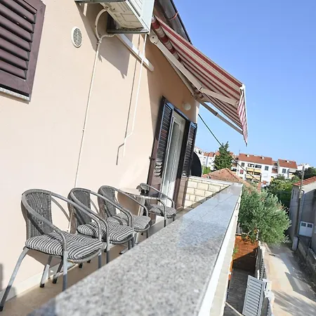 Brane With Shared Swimming Pool Zadar