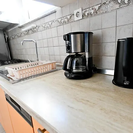 Brane With Shared Swimming Pool Appartement Zadar