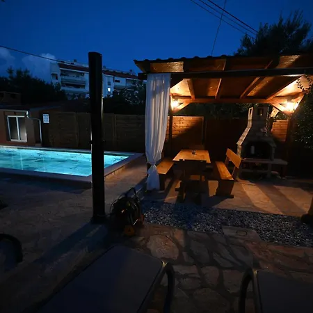 Brane With Shared Swimming Pool * زادار