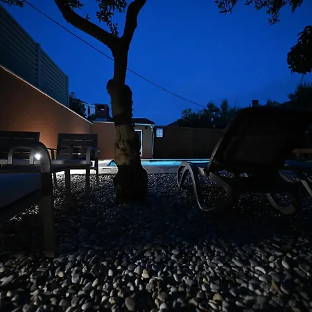 Brane With Shared Swimming Pool