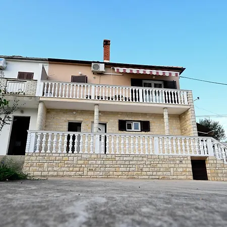 Brane With Shared Swimming Pool