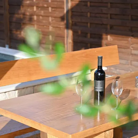 Brane With Shared Swimming Pool شقة *