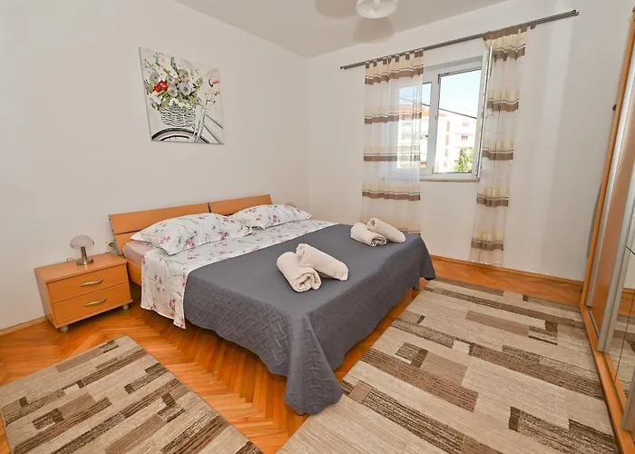 Brane With Swimming Pool Appartement *