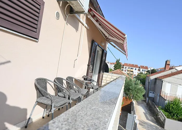 Brane With Swimming Pool Zadar