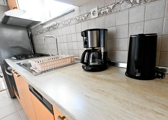 Brane With Swimming Pool Appartement Zadar