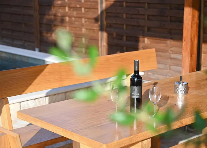 Brane With Swimming Pool Appartement *