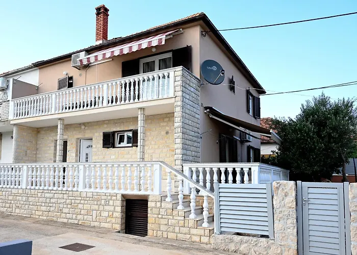 Appartement Brane With Swimming Pool