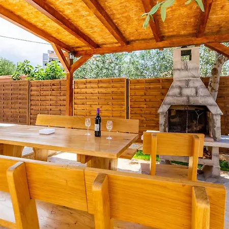 Apartment Brane With Swimming Pool Zadar