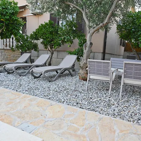 Brane With Swimming Pool *