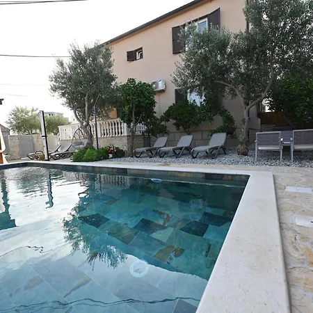 Brane With Swimming Pool Zadar