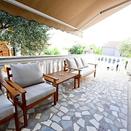 Brane With Swimming Pool *