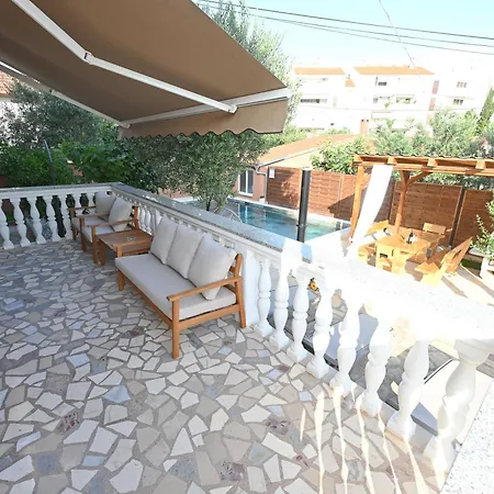 Brane With Swimming Pool Apartament