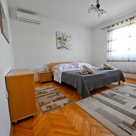 Apartment Brane With Swimming Pool *