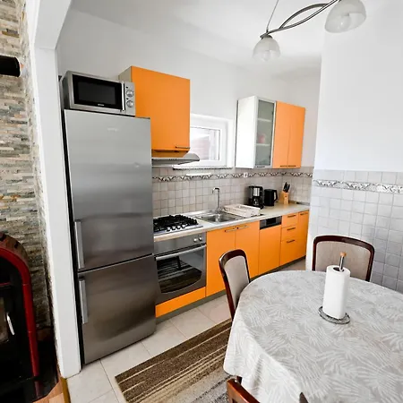 Brane With Shared Swimming Pool * Zadar