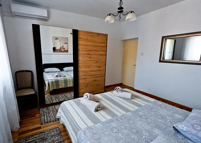 דירה Brane With Swimming Pool *